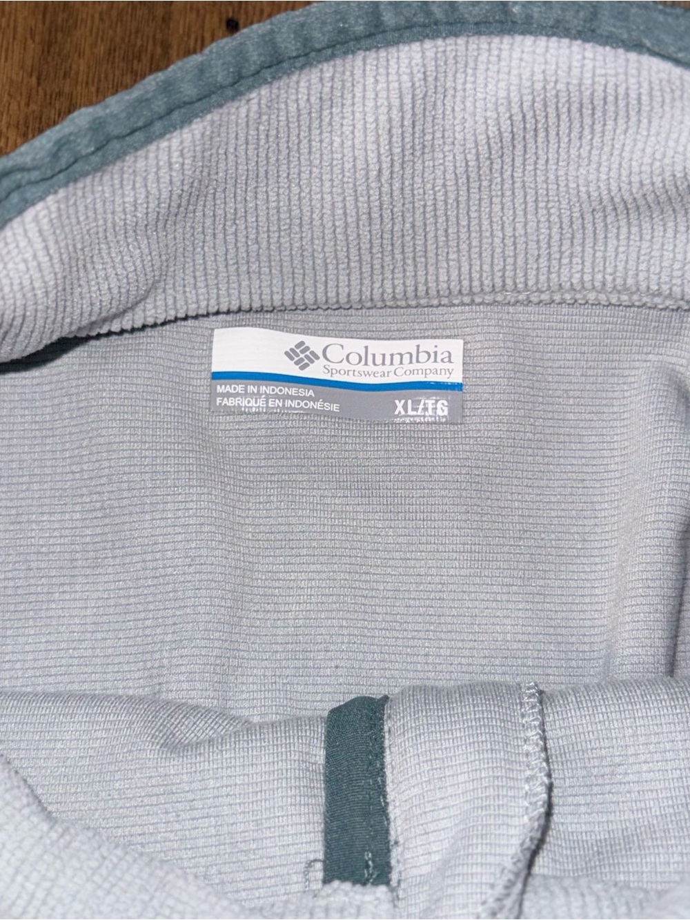 Columbia Light Gray Half-Zip Fleece Pullover with Dark Trim - Picture 6 of 10